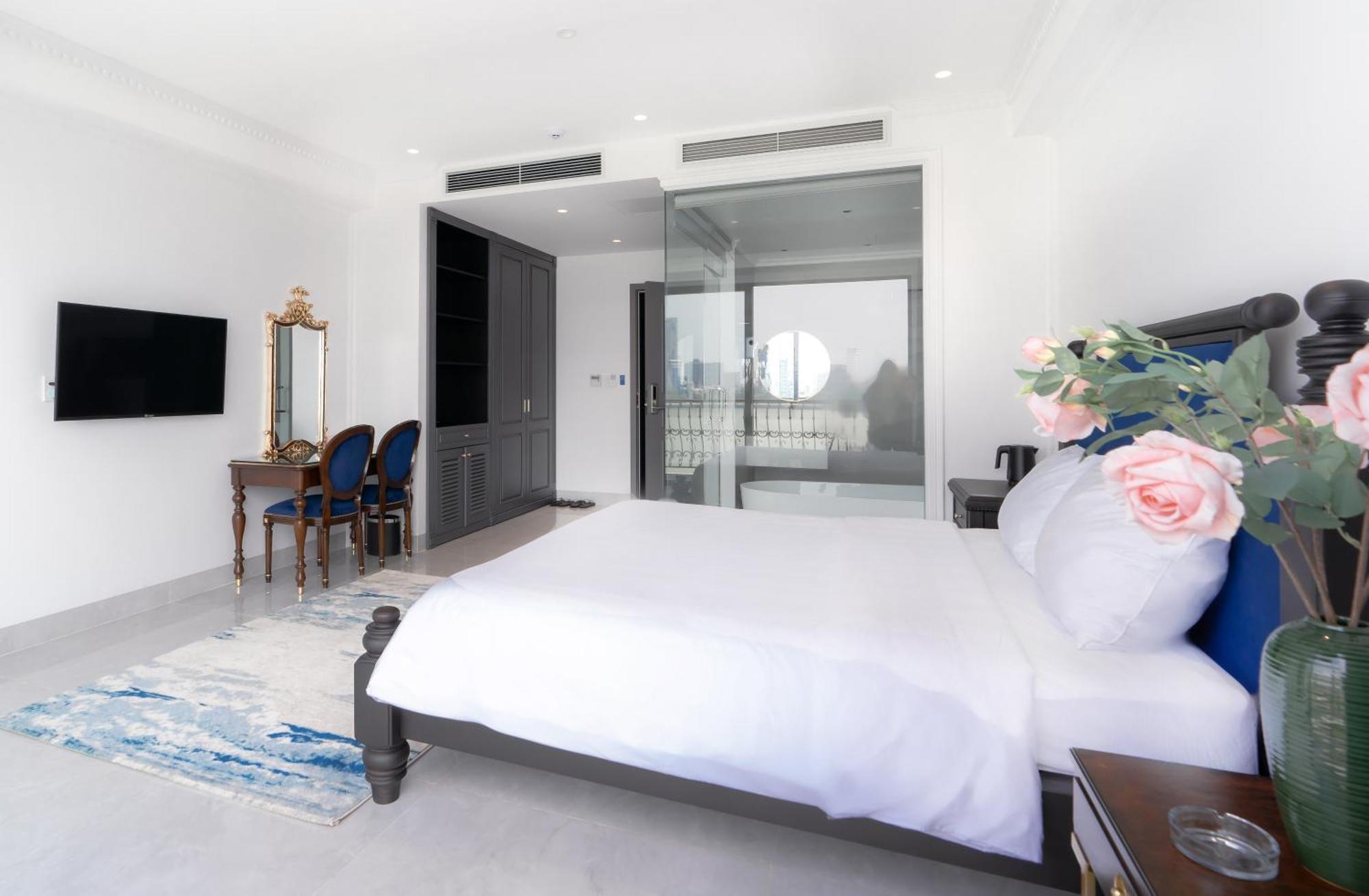 Quang Minh Riverside Hotel